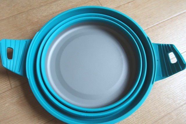 登山・テント泊・キャンプ用折り畳んだ状態のＸ－ポットの様子