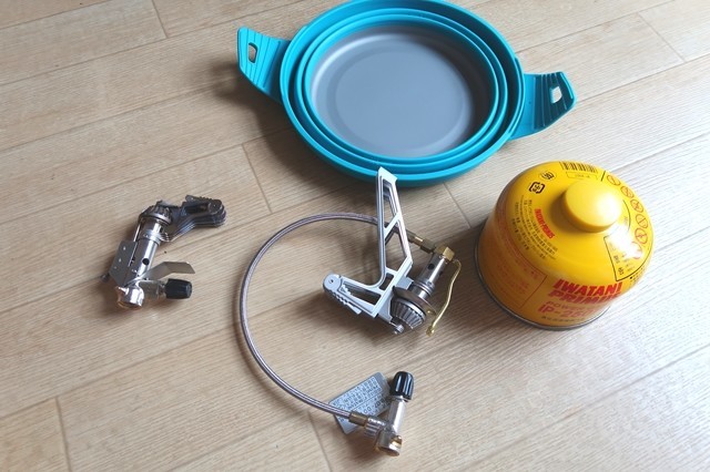 左側にあるのがシングルガスバーナー