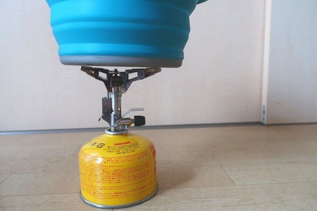 ２．８Ｌ水を入れた状態でも鍋は安定