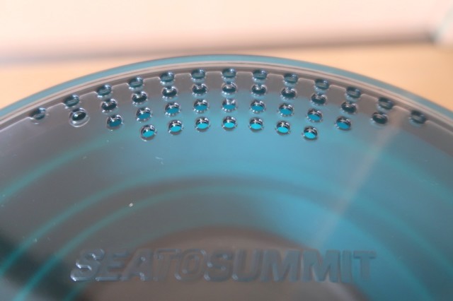 シートゥサミットクッカーX-ポット蓋に湯切り用の穴が備えられている