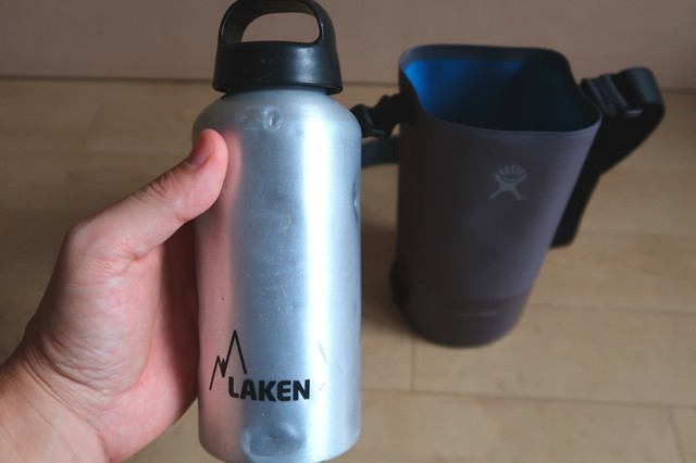 f:id:aohige0718:20201103234100j:plain LAKENのアルミボトル大きさ