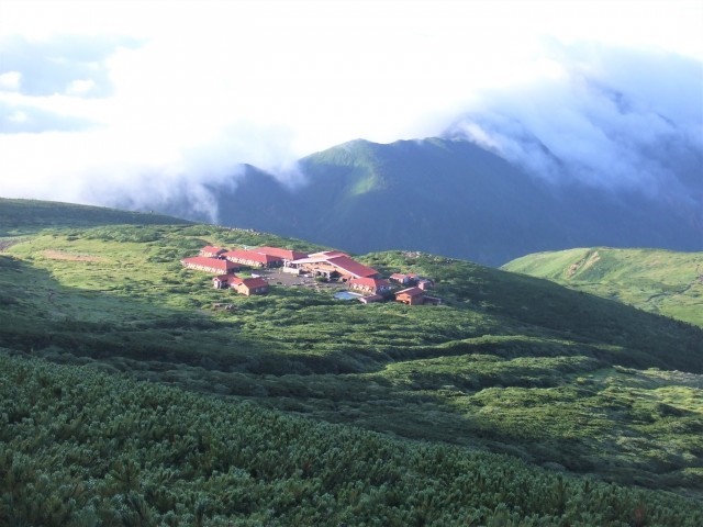 鳥居と登山者が守るべき山の掟と怖い話