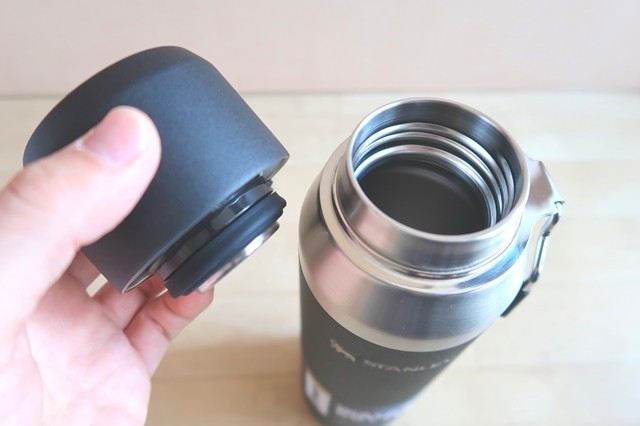 スタンレー真空マグの部品は中栓・パッキンのみの構造