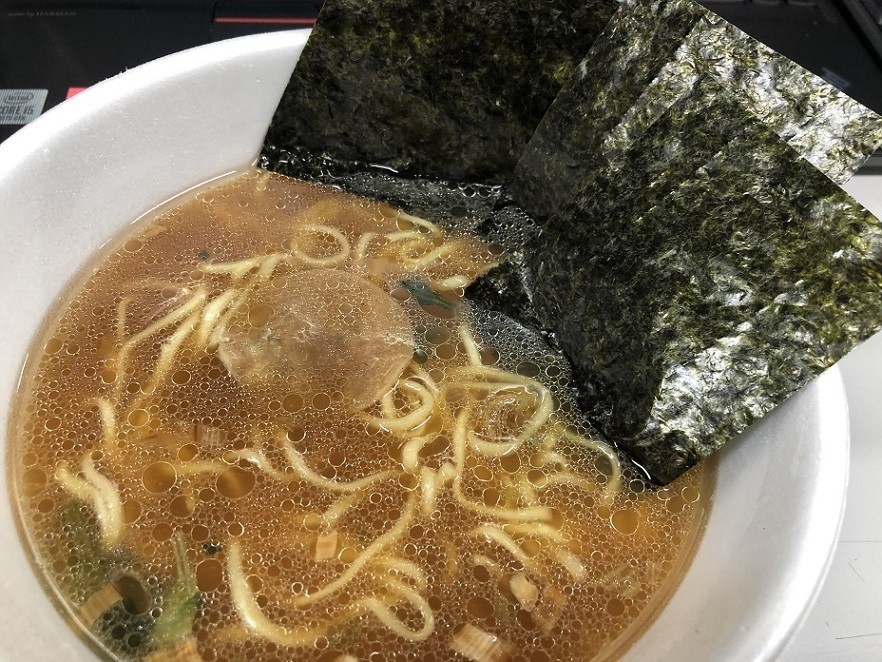 横浜家系とんこつ醤油ラーメンの海苔