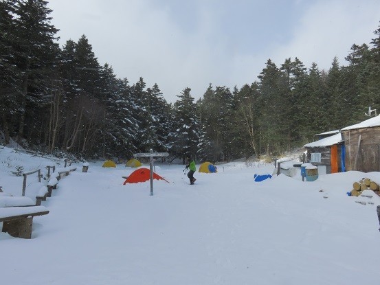 雪山でテント泊積雪で水を作る！