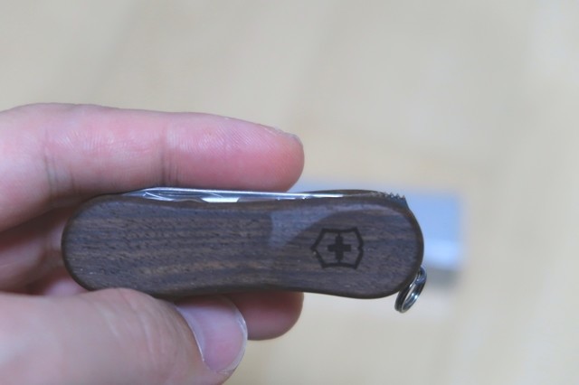 ビクトリノックスのナイフ・爪切りツールナイフの使い方、機能