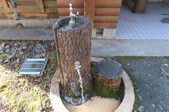 地蔵堂の水場
