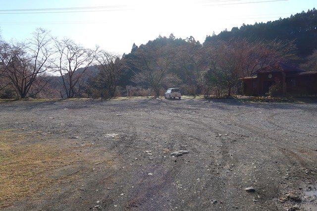 地蔵堂トイレ・水場・駐車場の全景