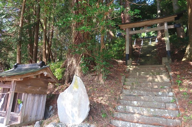 矢倉岳白山神社