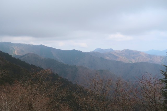 北天のタルからヨモギ尾根の景色