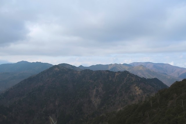 禿岩から和名倉山景色