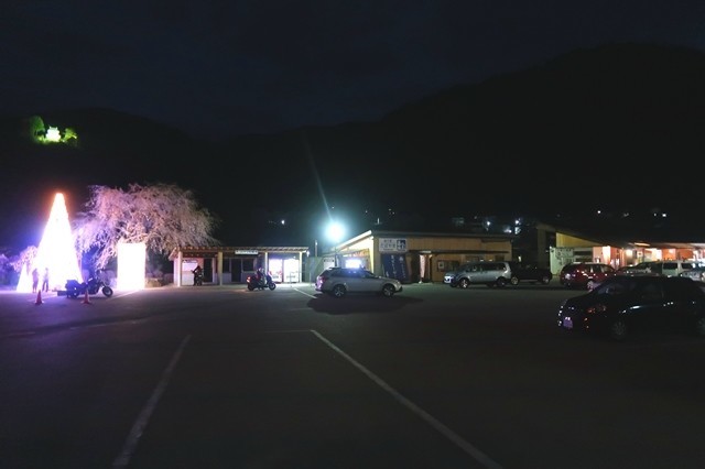 夜の道の駅たばやまま