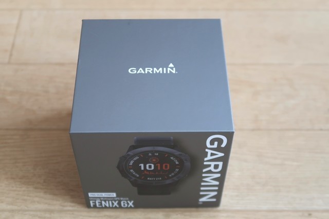 ガーミン登山GPSソーラー腕時計の充電の性能や電池の持ち時間