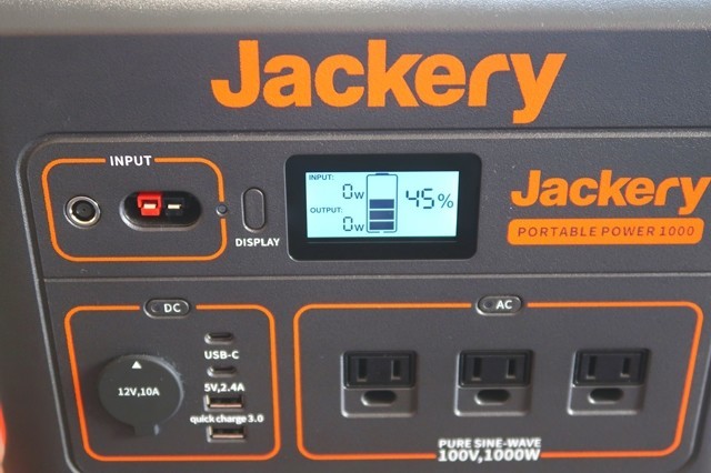 Jackeryポータブル電源1000の機能や液晶の表示内容