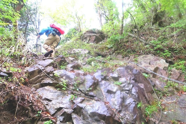袖平山から風巻ノ頭までのルートの鎖場