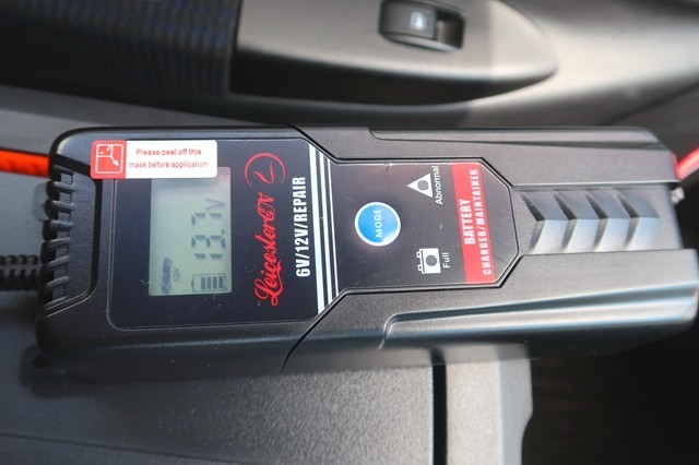 車のバッテリー充電状況の様子