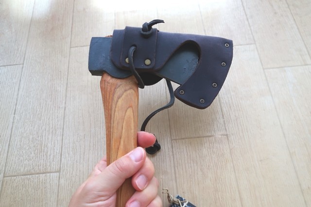 斧のカバーのデザイン
