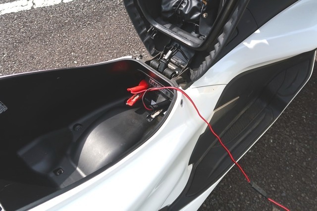 バッテリー充電の撤収作業