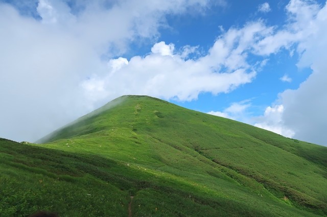 梅花皮岳方面の景色遠望