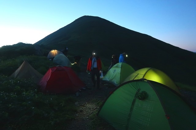 梅花皮小屋のテント場