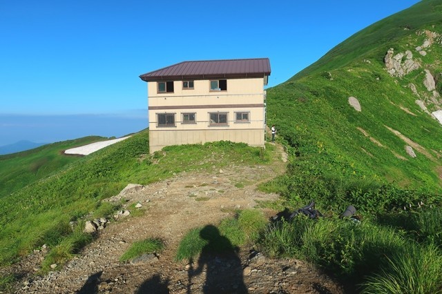 梅花皮小屋全景