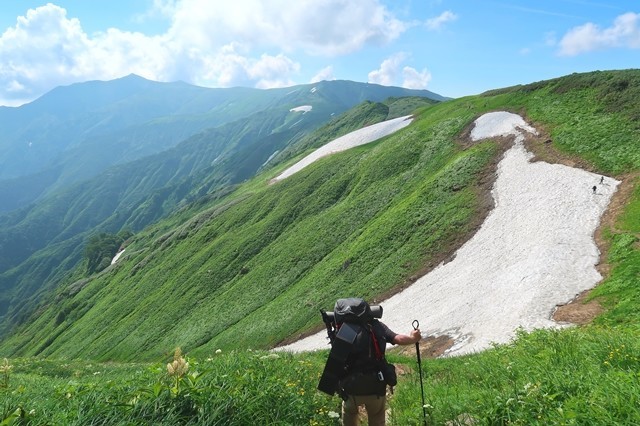 晴天の飯豊連峰登山