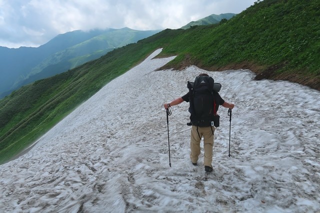 御手洗ノ池周辺の雪渓