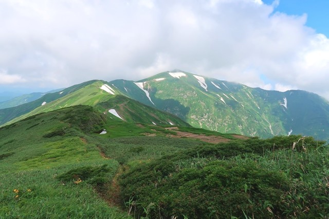 雲が増えてきまた大日岳