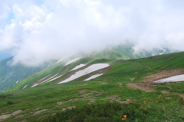 大日岳への登山開始