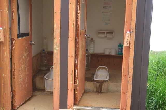 御西小屋の野外トイレ詳細