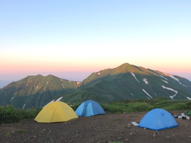 大日岳を見渡せる御西小屋でのテント泊