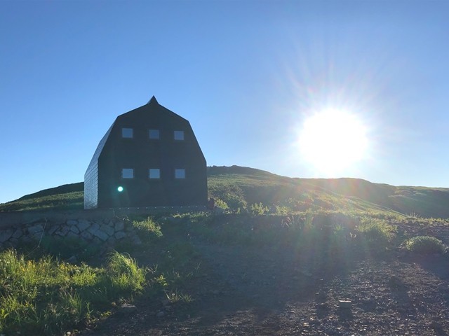 ご来光と御西小屋