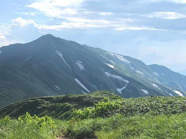 御西小屋からみる飯豊連峰最高峰大日岳