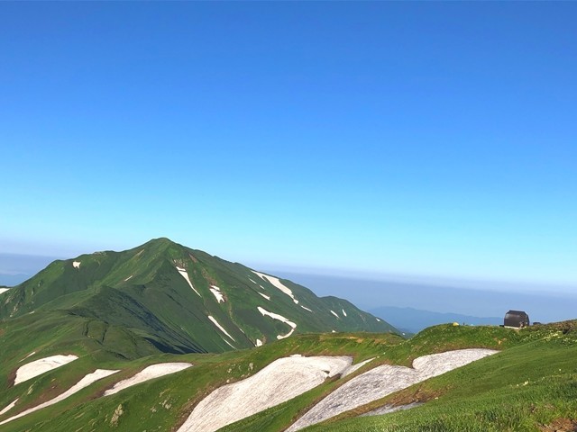 大日岳と御西小屋遠望