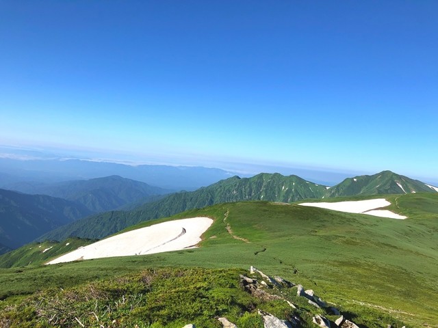 歩いてきた飯豊山の縦走路