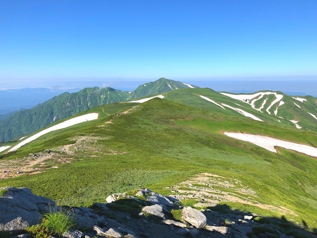 天気が良い飯豊山の登山
