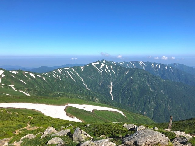 飯豊連峰烏帽子岳景色