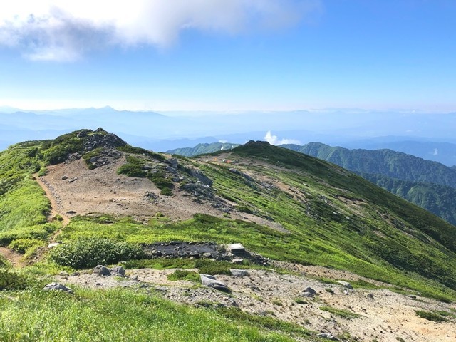 本山小屋のテント場の場所