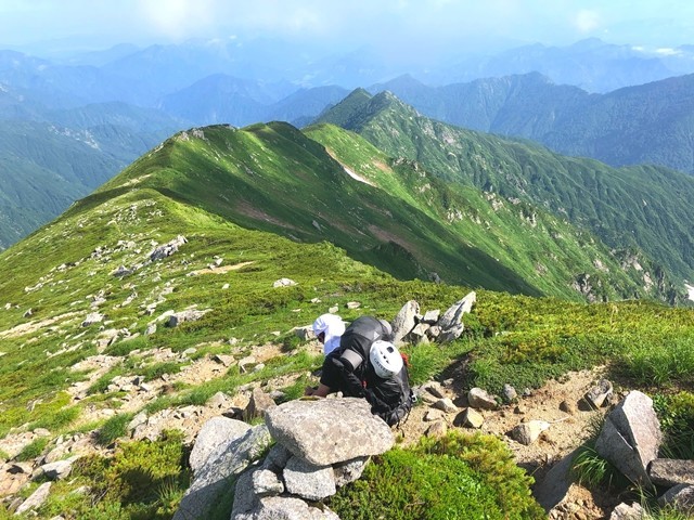 ダイグラ尾根分岐から宝珠山目指して登山スタート