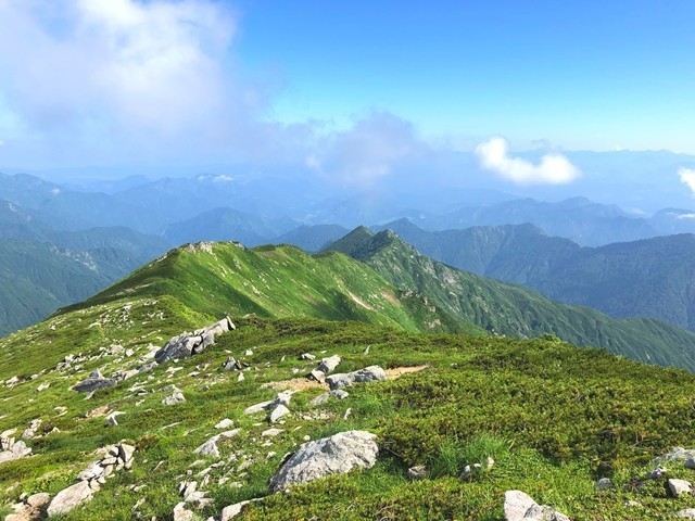 ダイグラ尾根宝珠山