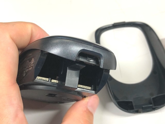 logicoolブルートゥースマウスの電池カバー詳細