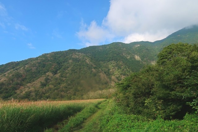 毛無山登山口へ出発した様子