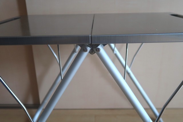 スノーピーク焚き火テーブルは折り畳み式