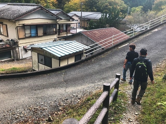 安倍の大滝の入口付近の様子