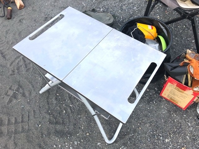 スノーピーク焚き火テーブルについてレビュー開始の様子