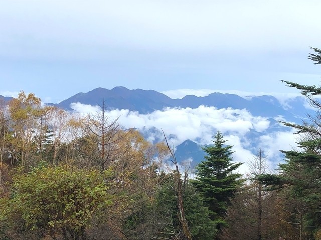 山伏の山頂から富士山方面の景色