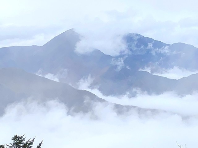 青笹山・小河内山方面景色