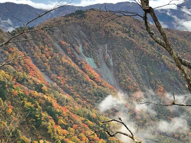 お目当ての大谷崩遠望