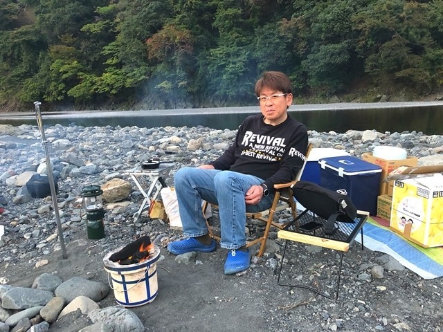 玉川自然広場でキャンプした男性