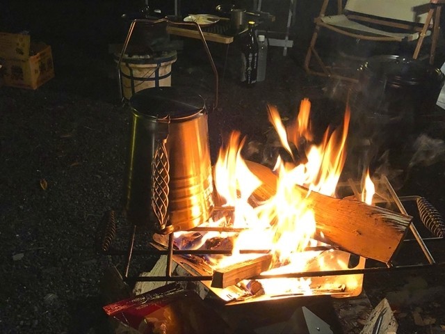 梅ヶ島キャンプ場で焚き火